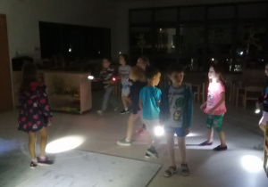nocne zwiedzanie przedszkola